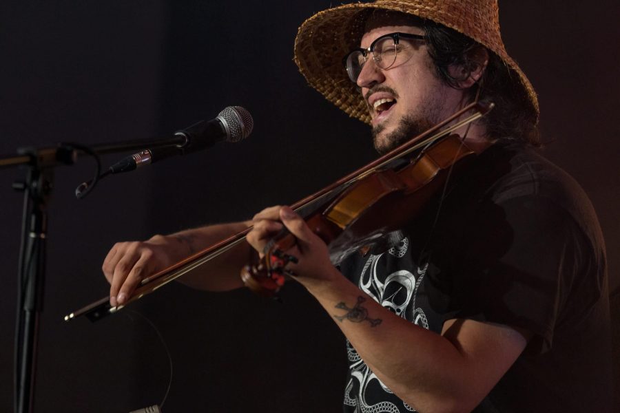 Saltwater Hank promo w fiddle 4